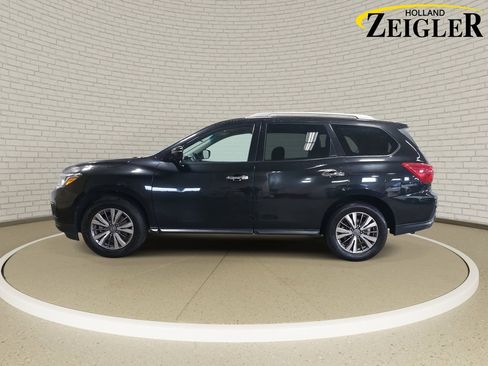 Used 2020 Nissan Pathfinder SV image 8