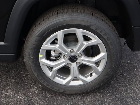 New 2026 Jeep Compass Latitude image 24