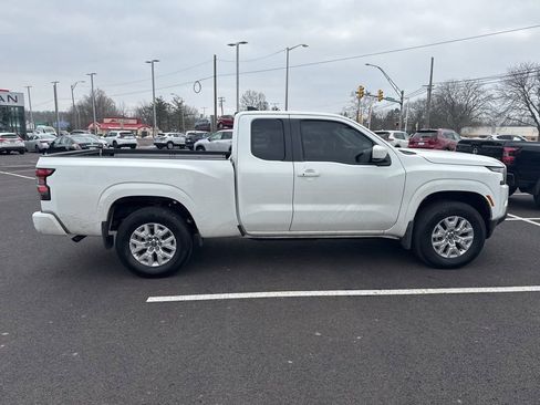 Used 2024 Nissan Frontier SV w/ SV Convenience Package image 10