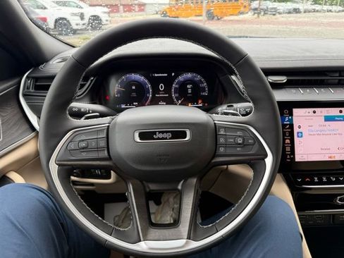 New 2026 Jeep Grand Cherokee Limited AWD/4WD image 17