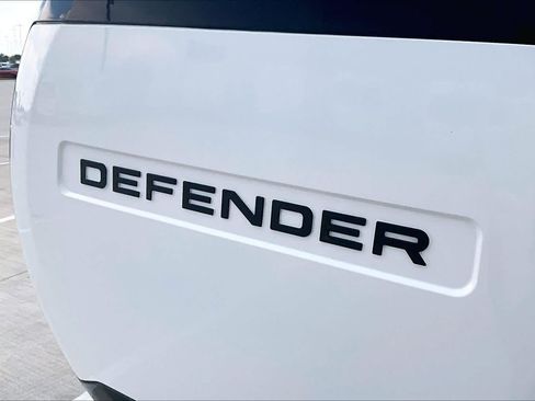 Used 2023 Land Rover Defender 110 S AWD/4WD image 9