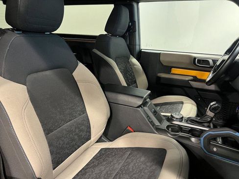 Used 2022 Ford Bronco Wildtrak image 32