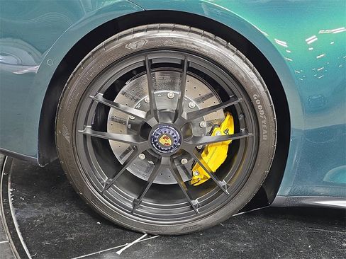 Used 2025 Porsche 911 Carrera GTS image 29