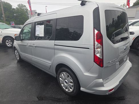 Used 2017 Ford Transit Connect XLT FWD image 6