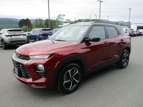 Certified 2023 Chevrolet TrailBlazer RS w/ Sun and Liftgate Package AWD/4WD image 1