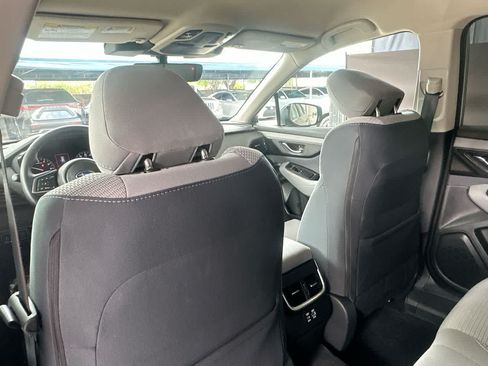 Used 2025 Subaru Outback Premium AWD/4WD image 23