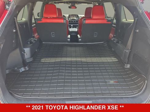 Used 2021 Toyota Highlander XSE FWD image 32