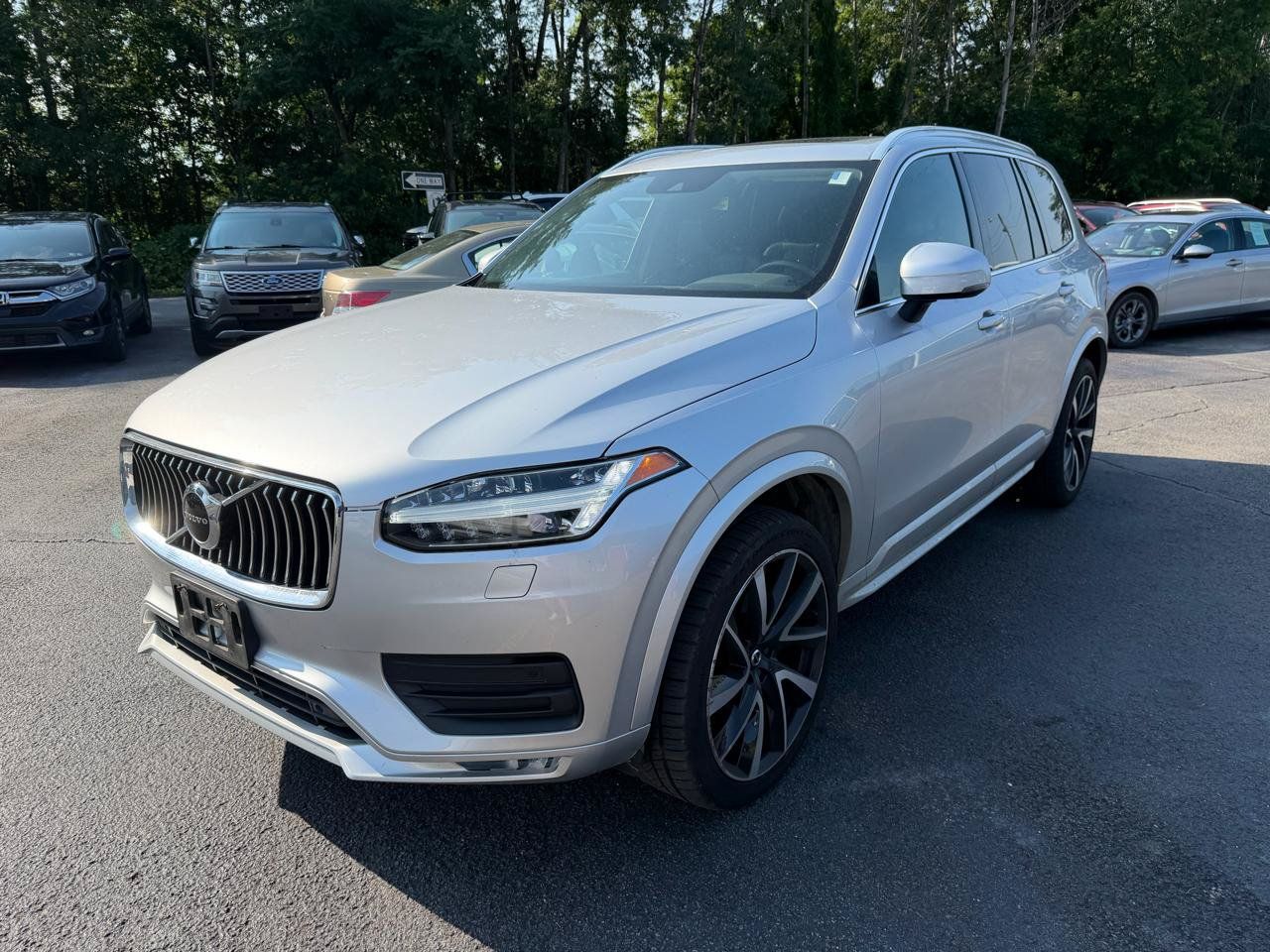 Used 2021 Volvo XC90 T6 Momentum w/ Climate Package AWD/4WD image 1