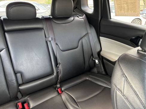 Used 2025 Jeep Compass Limited image 37