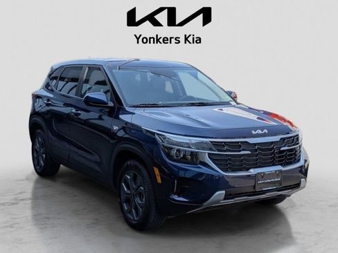 Certified 2025 Kia Seltos LX AWD/4WD image 4