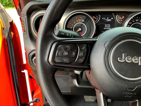 Used 2018 Jeep Wrangler Sport AWD/4WD image 11