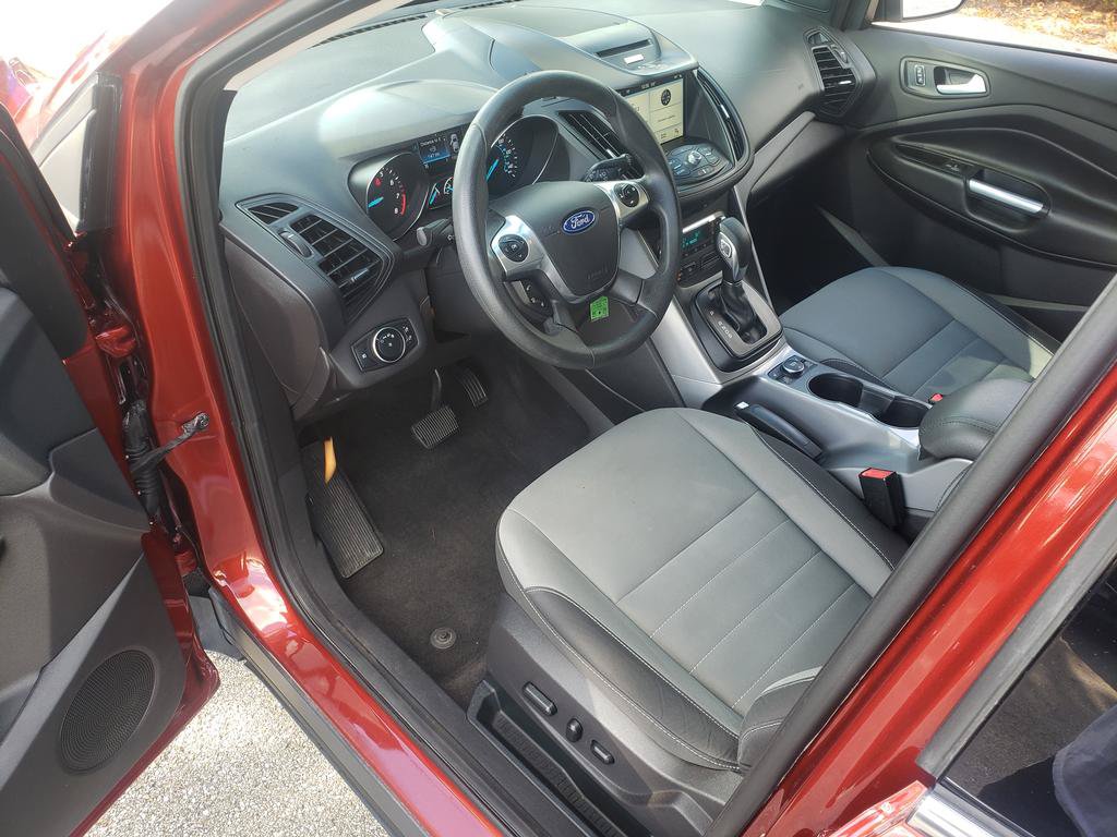 Used 2016 Ford Escape SE FWD image 8