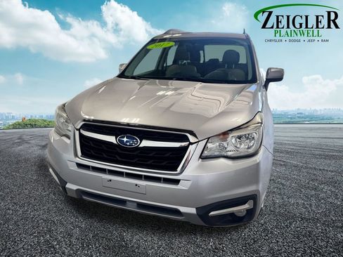 Used 2017 Subaru Forester 2.5i Limited AWD/4WD image 9