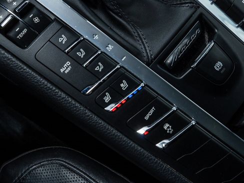 Used 2017 Porsche Macan S image 19