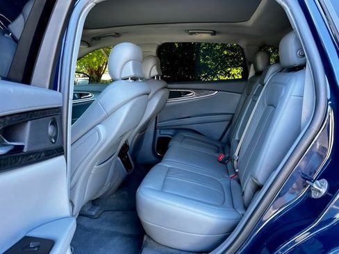 Used 2019 Lincoln Nautilus Reserve image 22