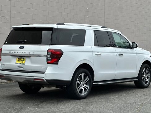 Used 2023 Ford Expedition Max Limited image 3