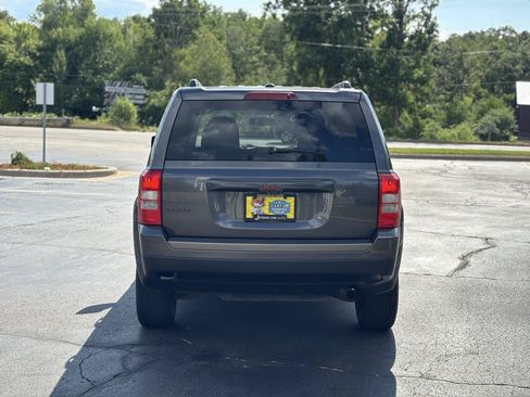 Used 2016 Jeep Patriot 75th Anniversary w/ Power Value Group AWD/4WD image 6