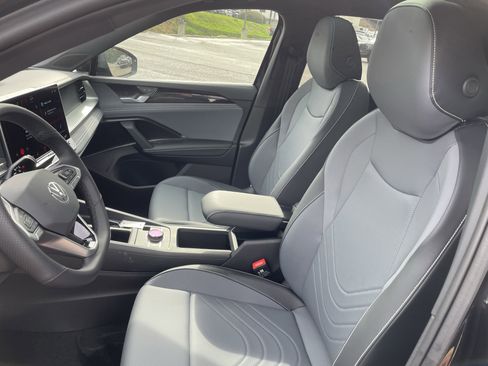 New 2026 Volkswagen Tiguan SE R-Line image 15