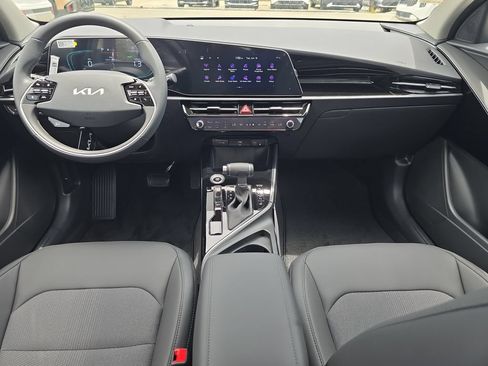 New 2026 Kia Niro EX FWD image 11