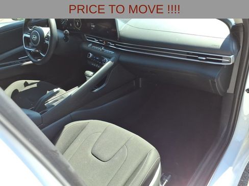 Used 2024 Hyundai Elantra SEL FWD image 9