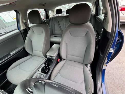 Used 2025 Kia K4 LXS image 36