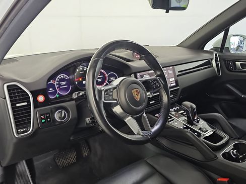 Used 2021 Porsche Cayenne AWD/4WD image 15