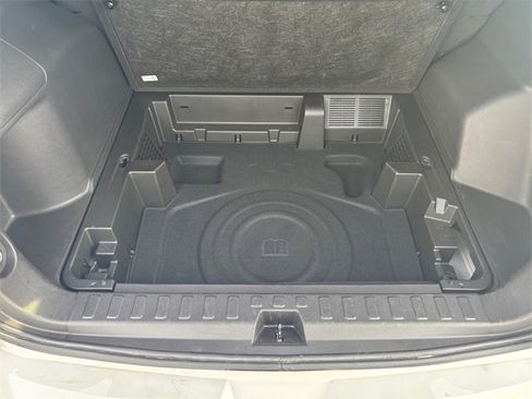 Used 2024 GMC Terrain SLE image 22