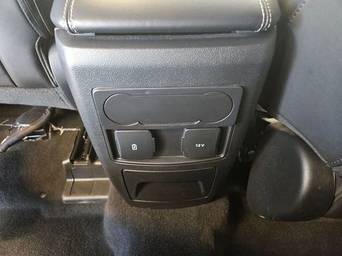 Used 2024 Ford Explorer XLT w/ Equipment Group 202A AWD/4WD image 21