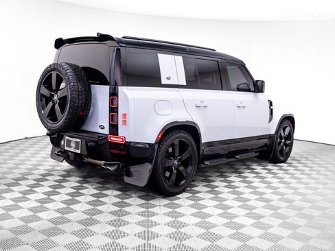 Used 2023 Land Rover Defender 110 V8 AWD/4WD image 5