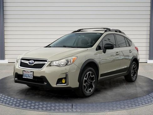 Used 2016 Subaru Crosstrek 2.0i AWD/4WD image 3