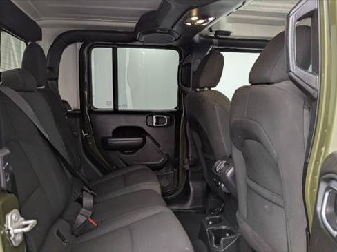 Used 2023 Jeep Gladiator Sport AWD/4WD image 18