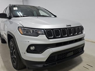 Used 2024 Jeep Compass Latitude w/ Convenience Group AWD/4WD video 1