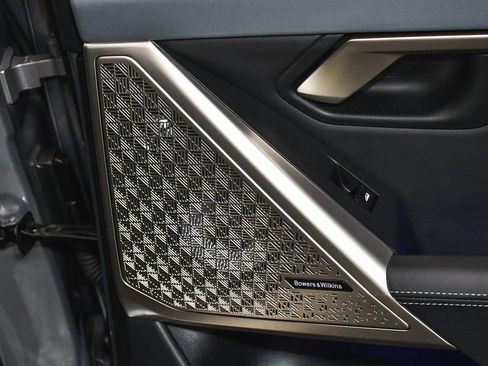 Used 2025 BMW i5 M60 w/ Executive Package image 18