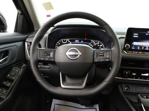 Certified 2026 Nissan Rogue SV FWD image 22