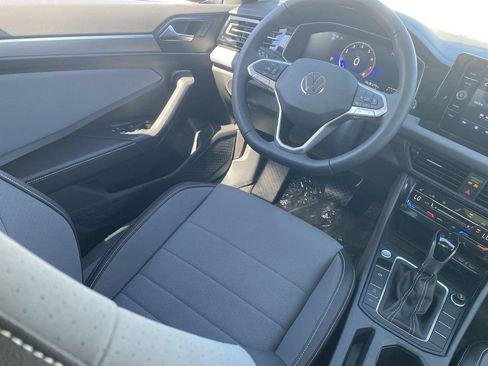 New 2026 Volkswagen Jetta SE FWD image 10