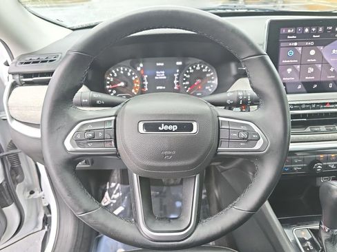 Used 2022 Jeep Compass Latitude image 17