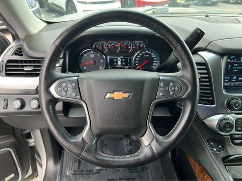 Used 2020 Chevrolet Suburban Premier AWD/4WD image 35