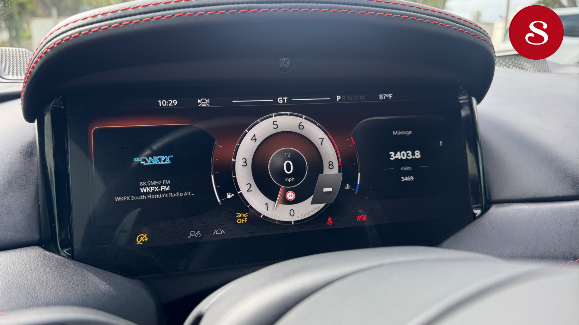 Used 2024 Aston Martin DB12 Coupe RWD image 13