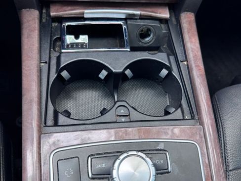 Used 2013 Mercedes-Benz E 350 4MATIC Sedan image 21