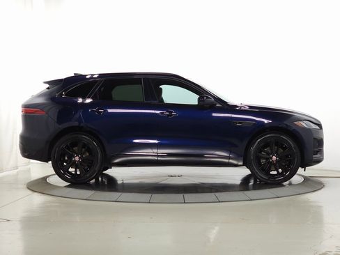 Used 2022 Jaguar F-PACE S image 9