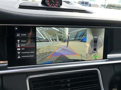 Used 2019 Porsche Panamera GTS image 30