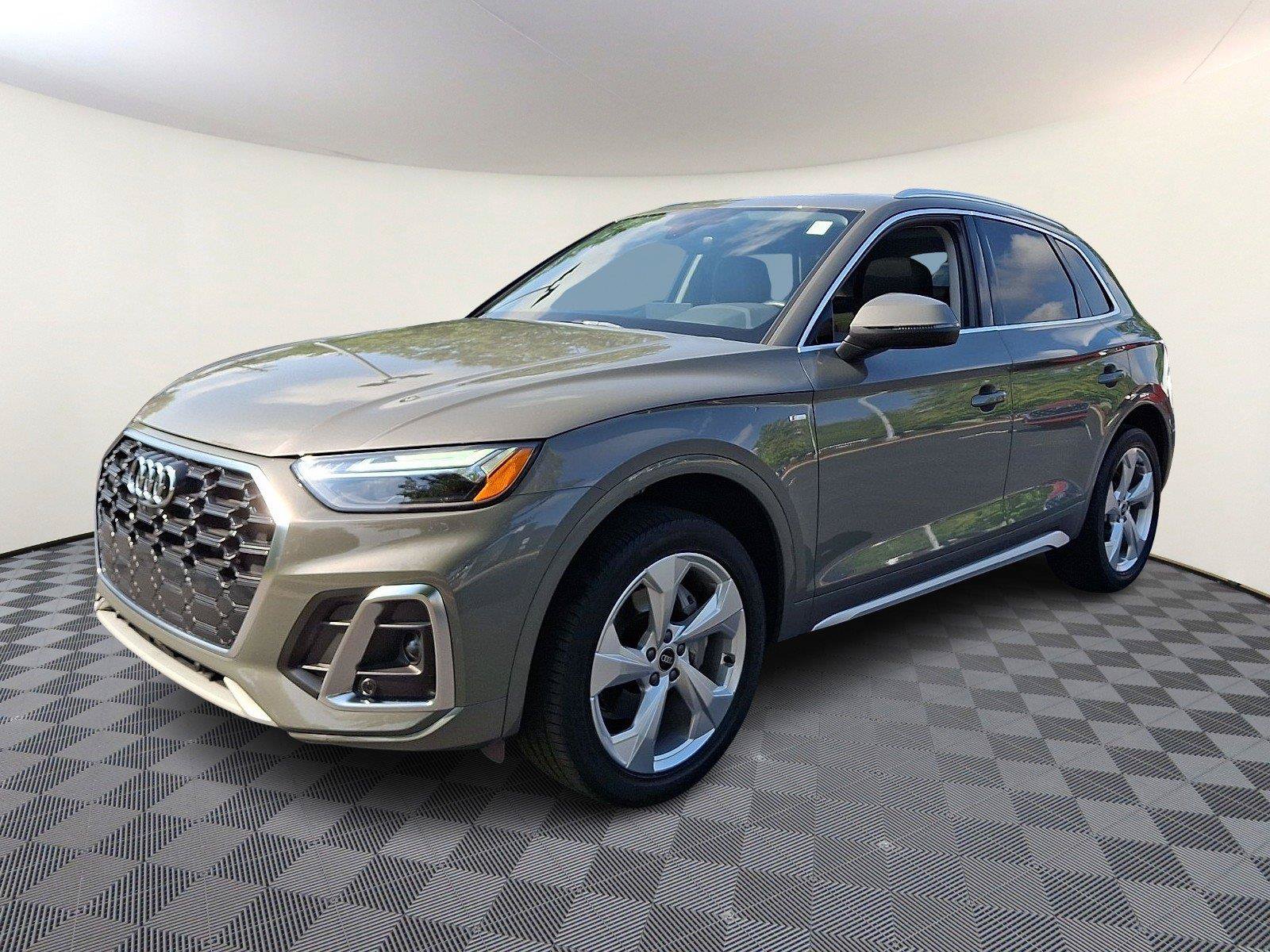 Used 2023 Audi Q5 2.0T Premium Plus w/ Premium Plus Package AWD/4WD image 3