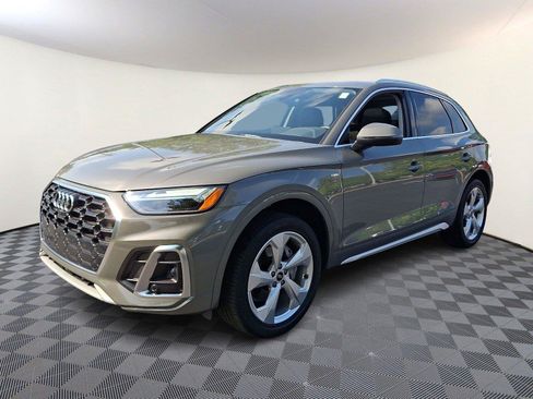 Used 2023 Audi Q5 2.0T Premium Plus w/ Premium Plus Package AWD/4WD image 3