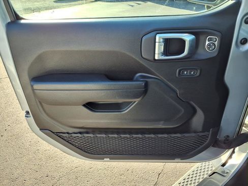 Used 2023 Jeep Gladiator Sport image 20