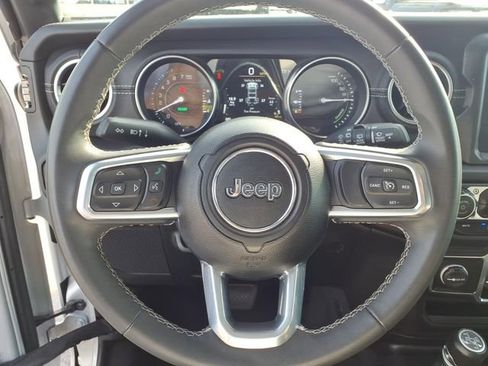 Used 2023 Jeep Wrangler Unlimited Sahara AWD/4WD image 9