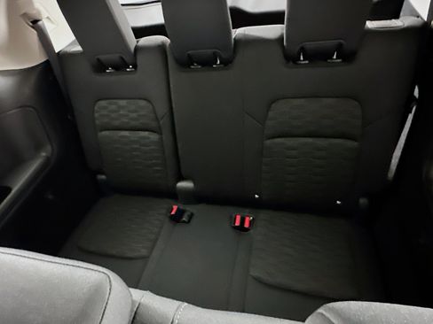 Used 2025 Nissan Pathfinder SV FWD image 28