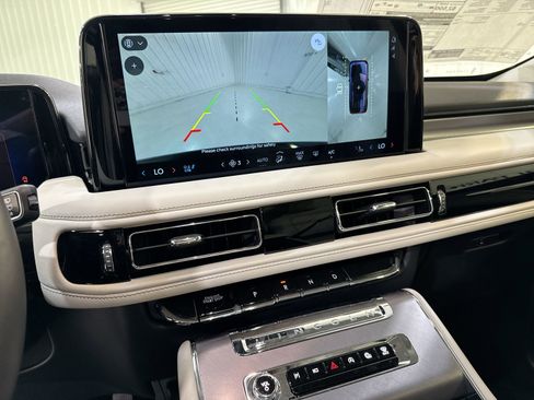 New 2026 Lincoln Aviator 2WD image 18