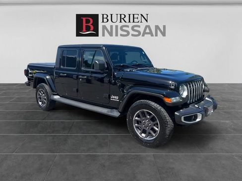 Used 2021 Jeep Gladiator Overland AWD/4WD image 7