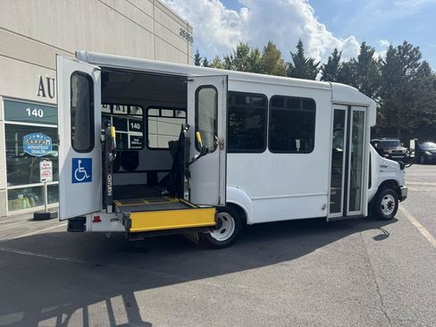 Used 2013 Ford E-350 and Econoline 350 Super Duty w/ Shuttle Bus Prep Pkg RWD image 4
