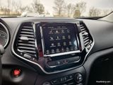 Used 2019 Jeep Cherokee Limited image 2